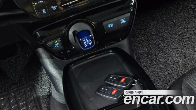 Toyota Prius 2021 thumb 8