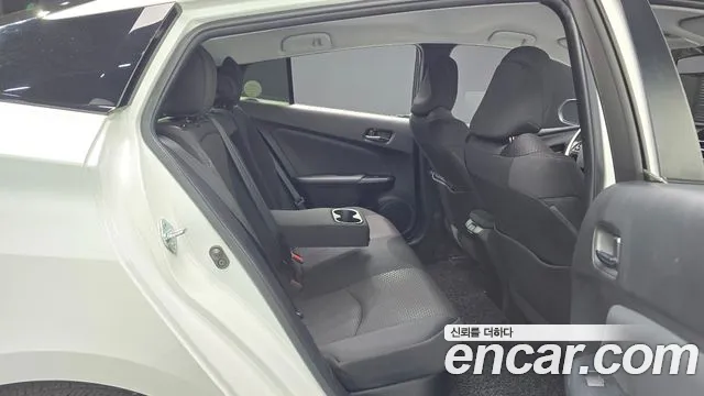 Toyota Prius 2021 thumb 10