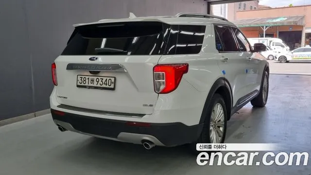 Ford Explorer 2020 thumb 12