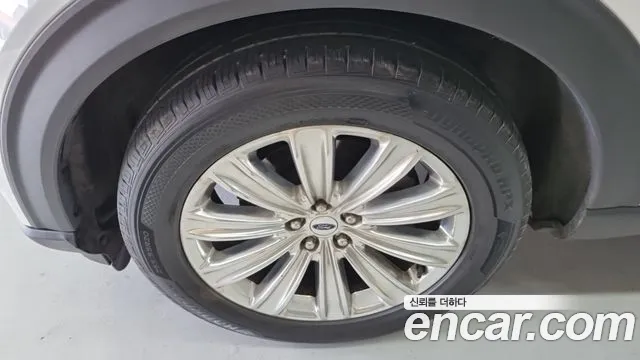 Ford Explorer 2020 thumb 10