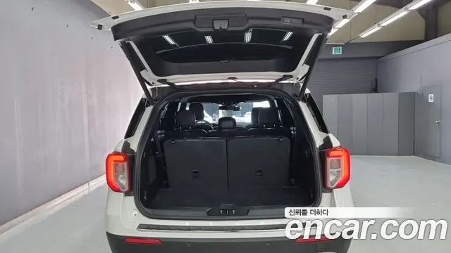Ford Explorer 2020 thumb 11