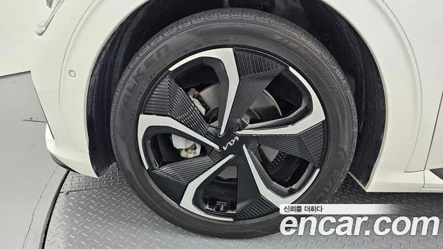 Kia EV6 2022 thumb 11