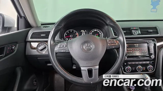 Volkswagen Passat (North America and China) 2015 thumb 6