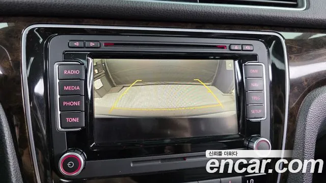 Volkswagen Passat (North America and China) 2015 thumb 7