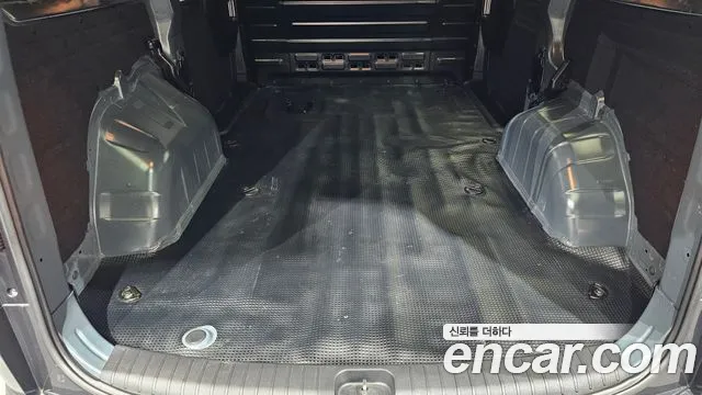 Hyundai Staria 2022 thumb 9