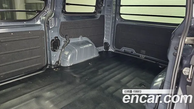 Hyundai Staria 2022 thumb 12