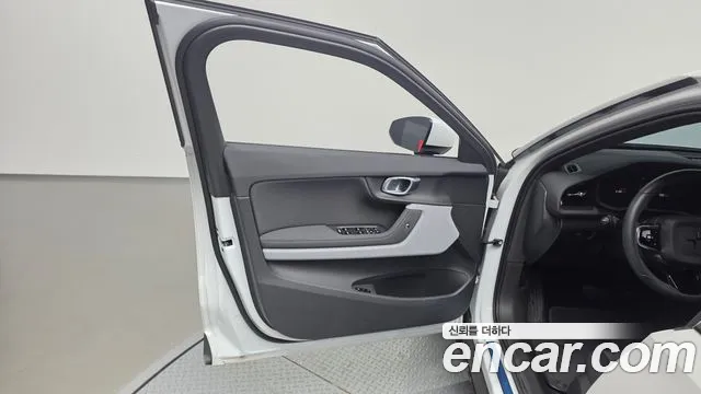 Polestar 2 2022 thumb 4