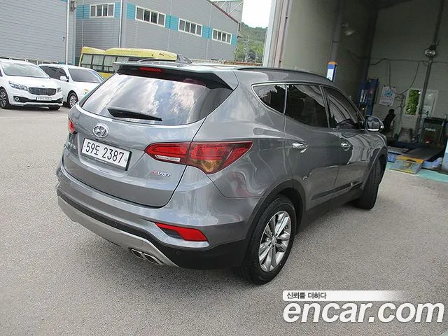 Hyundai Santa Fe 2017 thumb 9