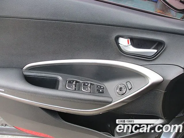 Hyundai Santa Fe 2017 thumb 5