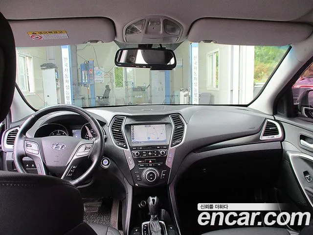 Hyundai Santa Fe 2017 thumb 10