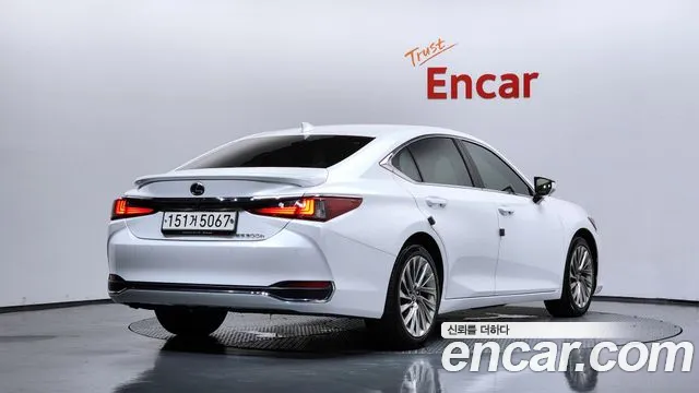 Lexus ES 2023 thumb 2
