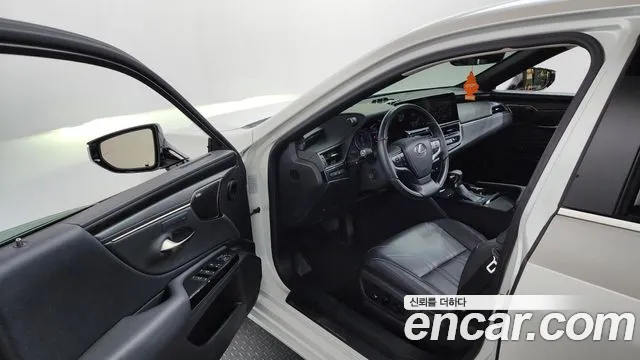Lexus ES 2023 thumb 10