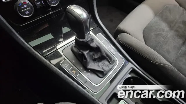 Volkswagen Golf Sportsvan 2014 thumb 6