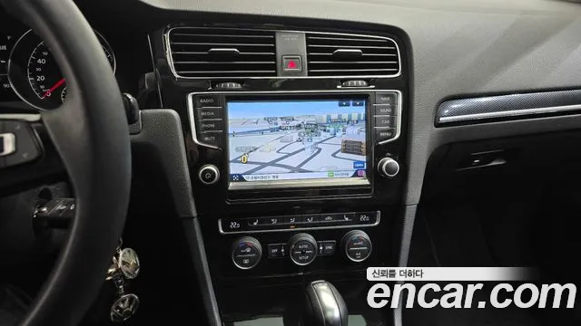 Volkswagen Golf Sportsvan 2014 thumb 8