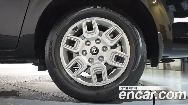 Hyundai Staria 2024 thumb 6