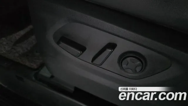Hyundai Staria 2024 thumb 8