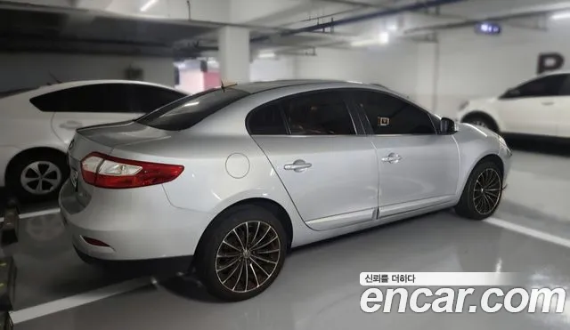 Renault SM3 2010 thumb 7