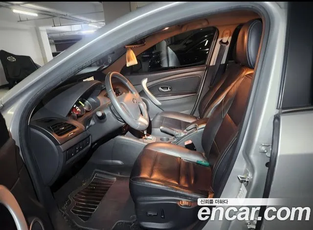 Renault SM3 2010 thumb 11