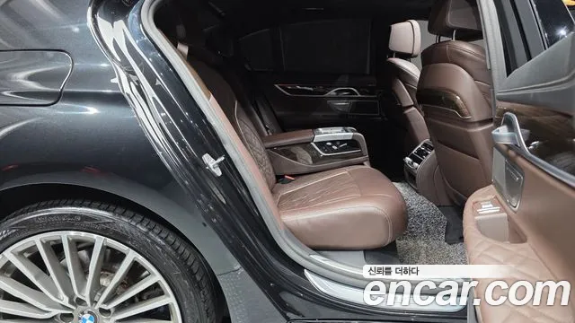 BMW 7 серии 2021 thumb 4