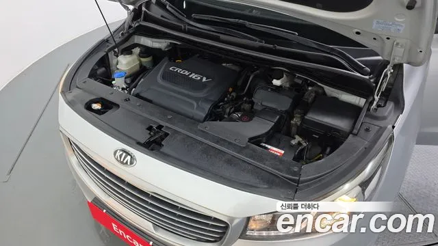 Kia Carnival 2015 thumb 6
