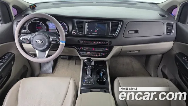 Kia Carnival 2015 thumb 7