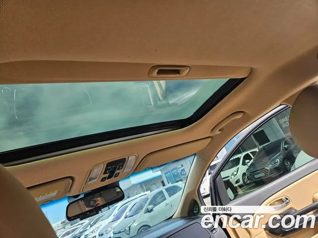 Kia Carnival 2015 thumb 7
