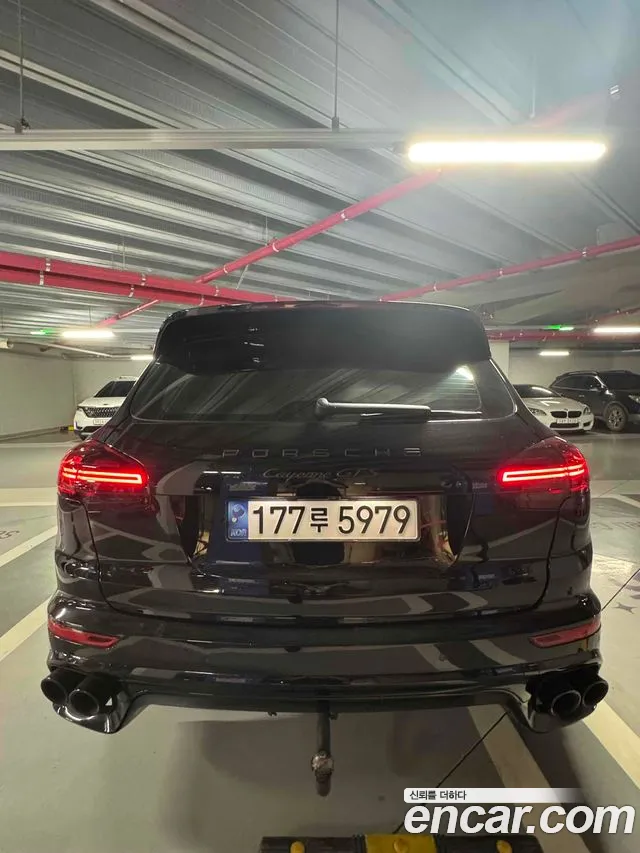 Porsche Cayenne 2017 thumb 8