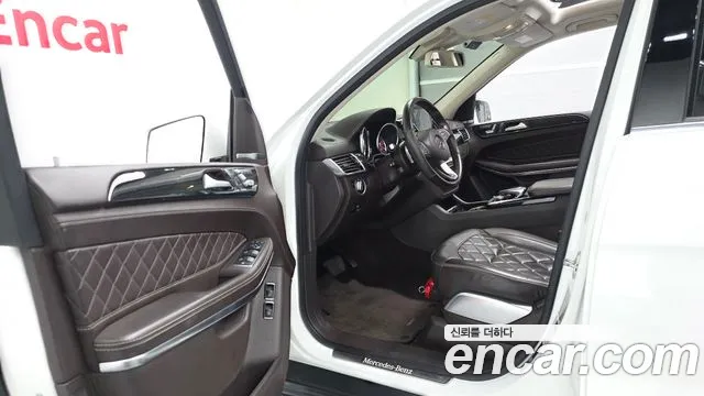 Mercedes-Benz GLS 2017 thumb 9