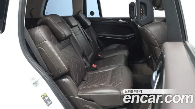 Mercedes-Benz GLS 2017 thumb 11