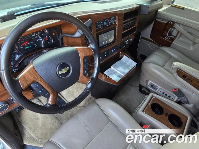 Chevrolet Express 2018 thumb 10