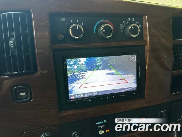 Chevrolet Express 2018 thumb 12