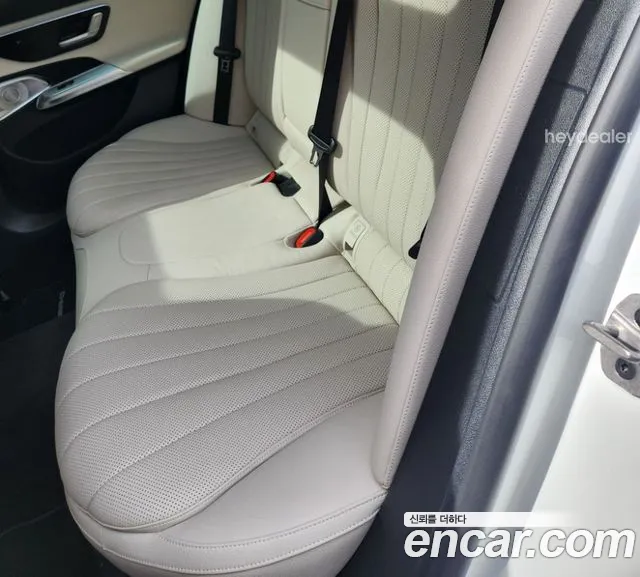 Mercedes-Benz E-Класс 2025 thumb 2