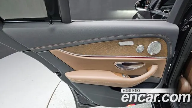 Mercedes-Benz E-Класс 2021 thumb 2