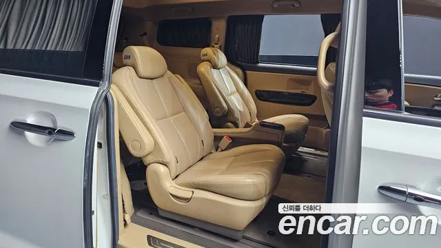 Kia Carnival 2019 thumb 4