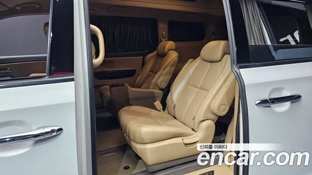 Kia Carnival 2019 thumb 11