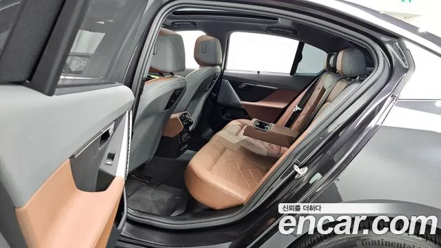 BMW 5 серии 2023 thumb 4