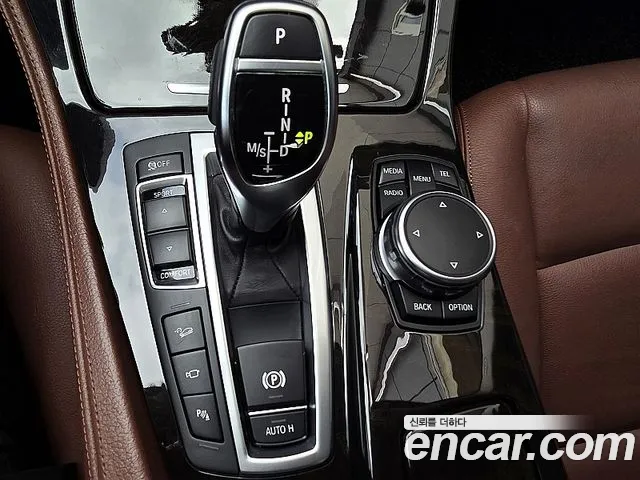 BMW 5 серии 2015 thumb 9