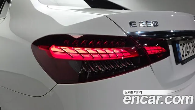 Mercedes-Benz E-Класс 2021 thumb 9