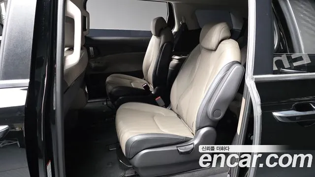 Kia Carnival 2024 thumb 2