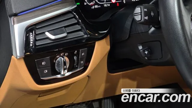 BMW 5 серии 2020 thumb 12