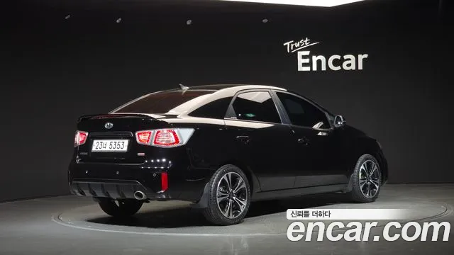 Kia Carens 2011 thumb 11