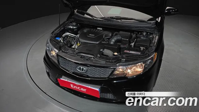 Kia Carens 2011 thumb 6
