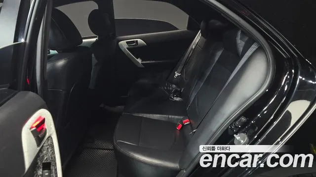 Kia Carens 2011 thumb 3