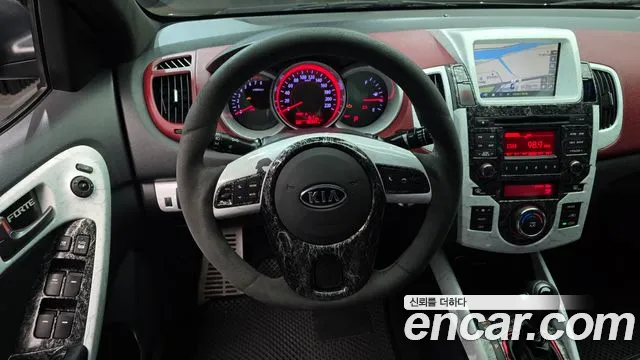 Kia Carens 2011 thumb 7