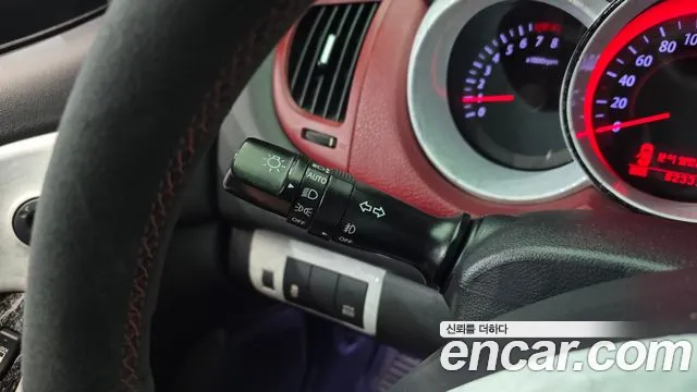 Kia Carens 2011 thumb 10