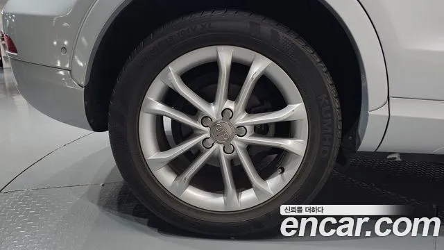 Audi Q3 2013 thumb 12