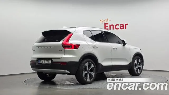 Volvo XC40 2024 thumb 6