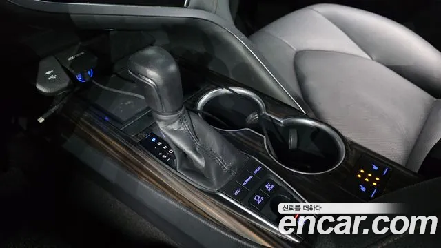Toyota Camry 2017 thumb 8