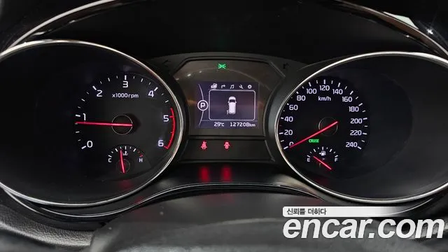 Kia Carnival 2015 thumb 5