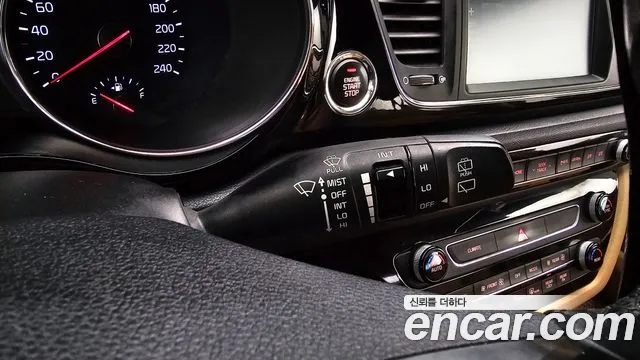 Kia Carnival 2015 thumb 7